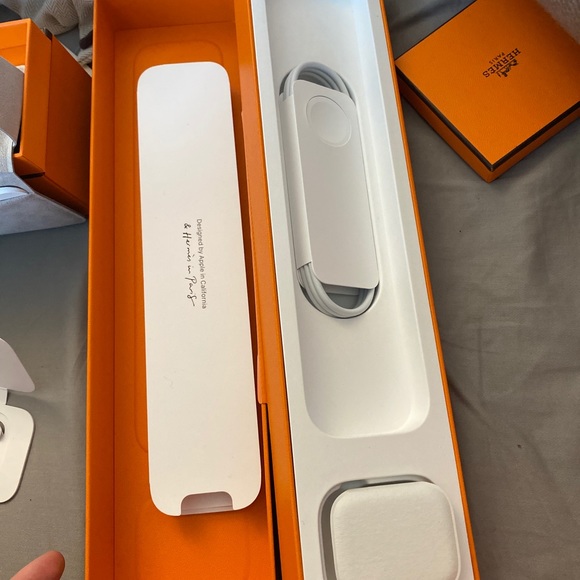COPY - Hermes Apple Watch series 7 - Picture 8 of 10